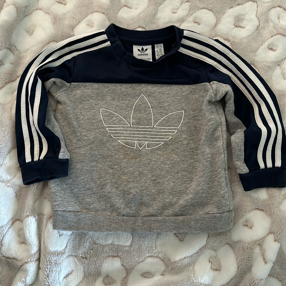 Adidas baby sweater size 9-12 months